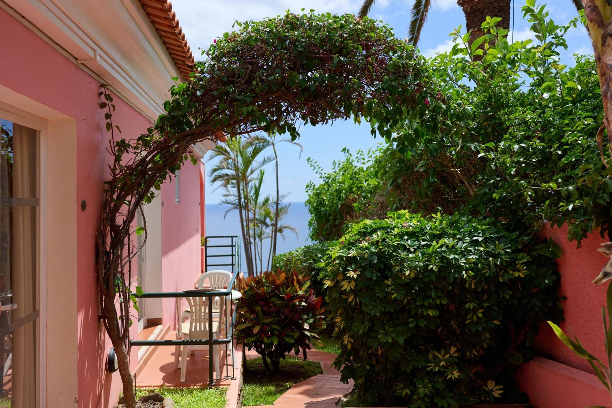Inn & Art Madeira Caniço Exterior foto